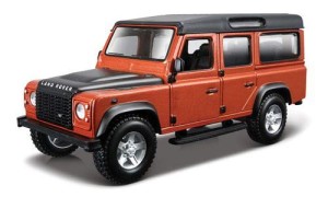 18-43000 BBURAGO - Land Rover Defender 110 1:32; mix kolorów