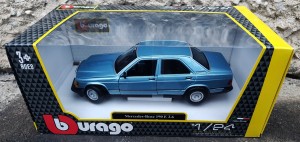 18-21103 BBURAGO - Mercedes-Benz 190E Blue 1:24