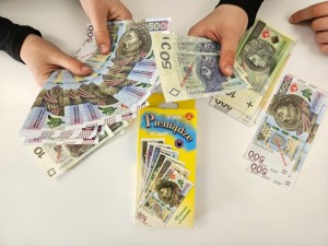 26979 Alexander – Pieniądze
